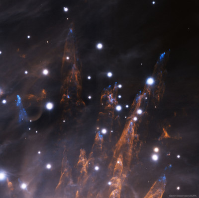 Huge rapidly moving hot gas bubbles in Orion.