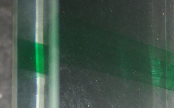 A zoom of the mirror showing the stripe.